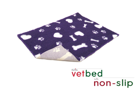 Vetbed® Rutschfest purpur mit weißen Knochen, Herzen und Pfoten 100 x 150 cm